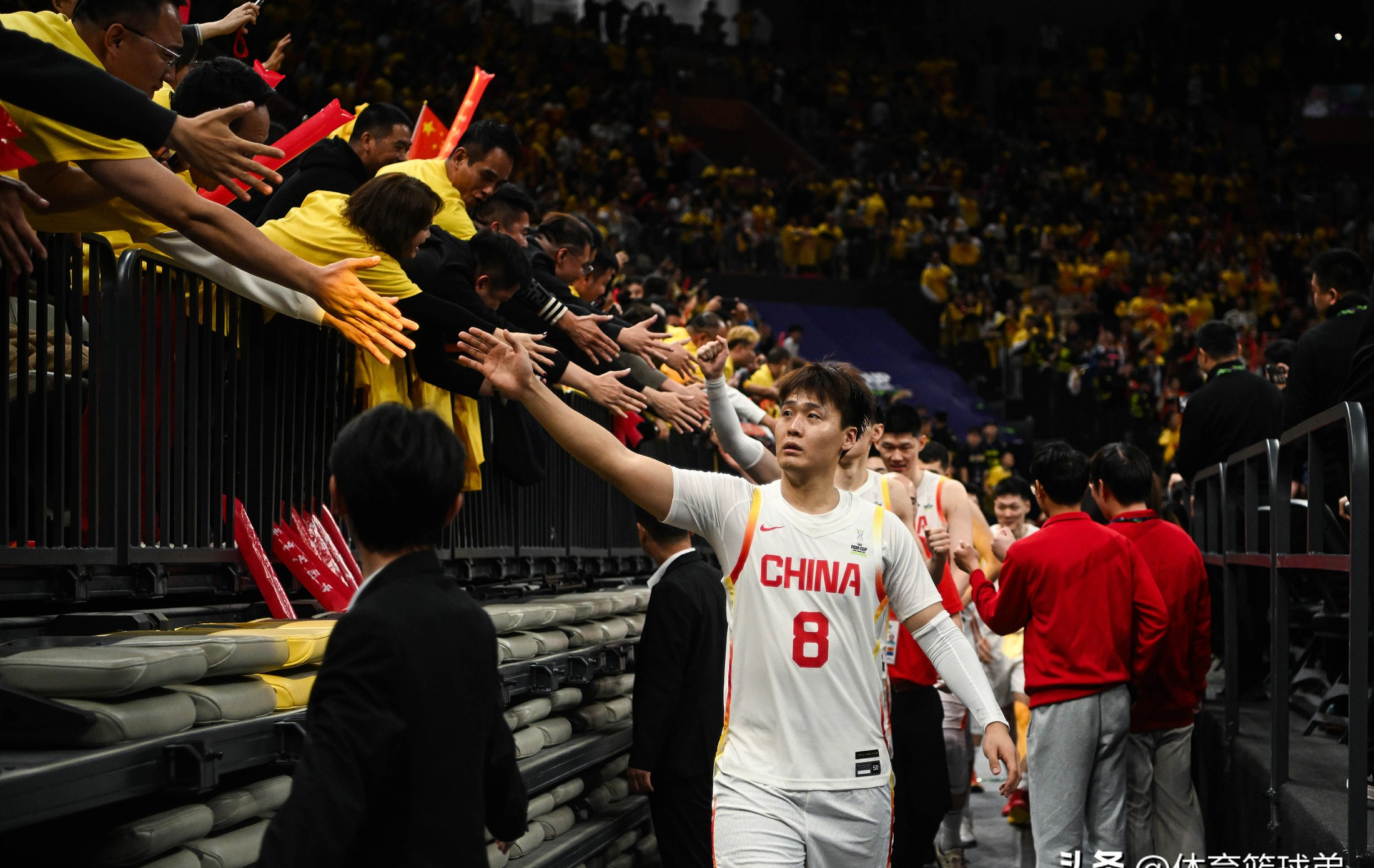 官方网站-包含集结日阿贾克斯备战欧联新疆广汇集结日手感冰凉，Uzi在中国队比赛中险胜直接炸裂的词条