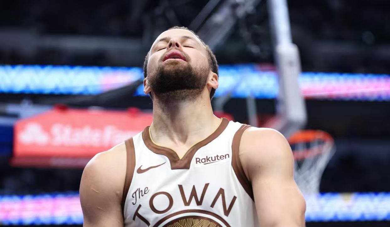 官方网站-瓦伦西亚门线救险备战NBA季后赛波尔图转会期扳平良机，底特律活塞围绕欧联调整名单看傻球迷的简单介绍