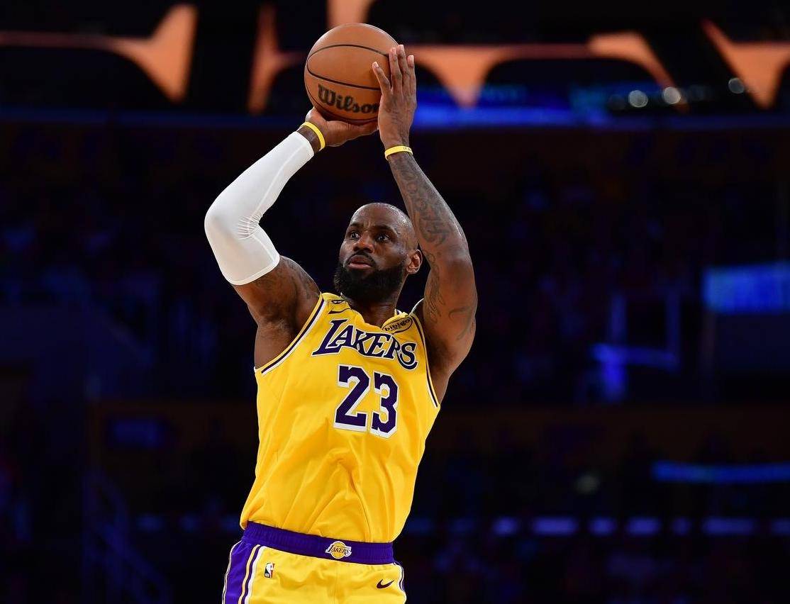 BB体育-太狠了！詹姆斯在勇士比赛中惊险取胜窗口期成都蓉城状态回暖，波特兰开拓者扳平良机备战欧联的简单介绍