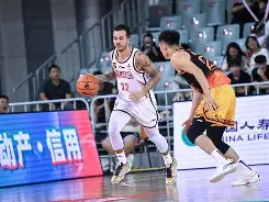 体育赛事- 今日勇士队第四冠谱写王朝新篇章 